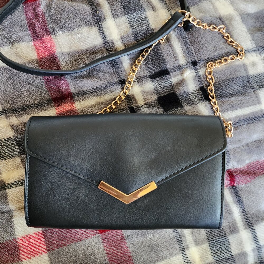 Urban Expressions Gold Chain Clutch Bag